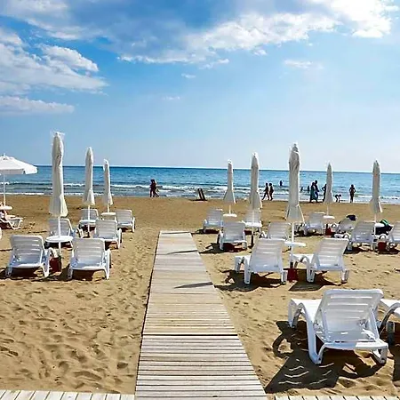 Hotel Cinar Family Side