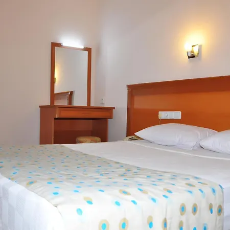 Отель Cinar Family Suite Hotel 3*